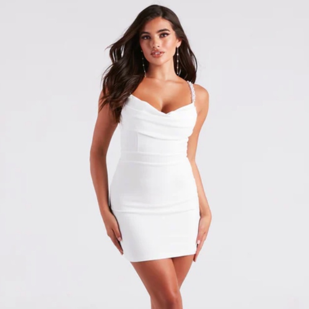 Windsor White Pearl Strap dress size Medium, bridal, bachelorette, graduation